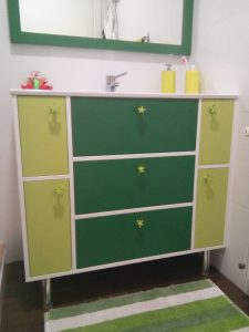 Mueble de baño verde