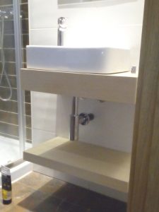 mueble de baño con balda